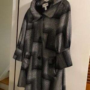 Joseph Ribkoff gorgeous lightweight coat